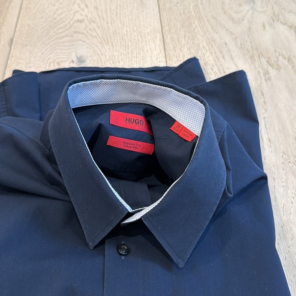 HUGO Hugo Boss Regular Fit Easy Iron Button Down Shirt in Size 39 (15.5) - Picture 9 of 11